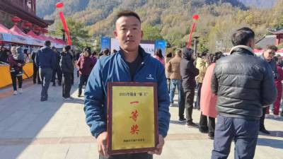 2025年，甘肃省陇南市康县天麻麻王评比及招商会在阳坝召开。三河坝镇斜坡村天麻种